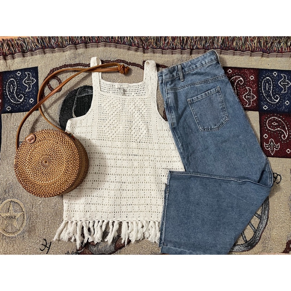 JOIE WHITE KNIT TOP.